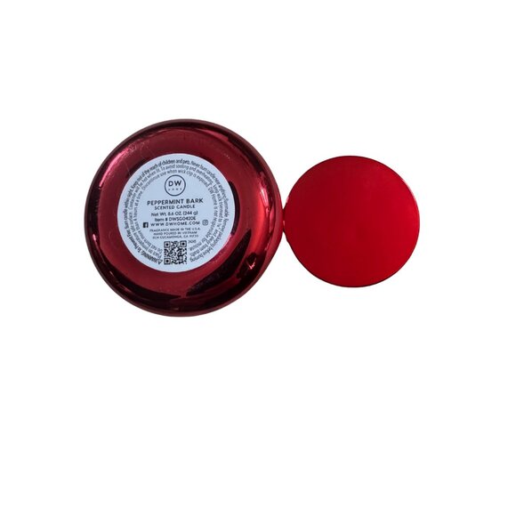DW Home Peppermint Bark Candle 8.6 Ounces Red Glass Jar with Lid NEW - Picture 5 of 5